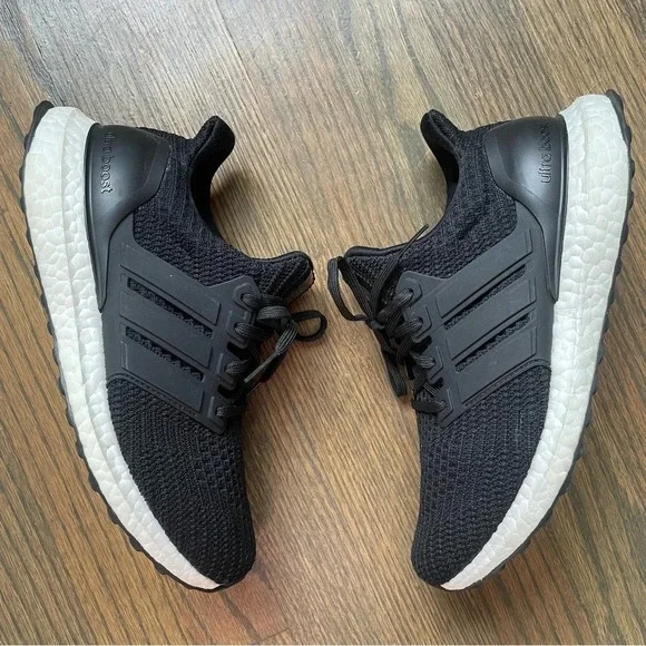 ADIDAS Ultra Boost DNA 4.0 in Core Black/Cloud White Men’s size 7